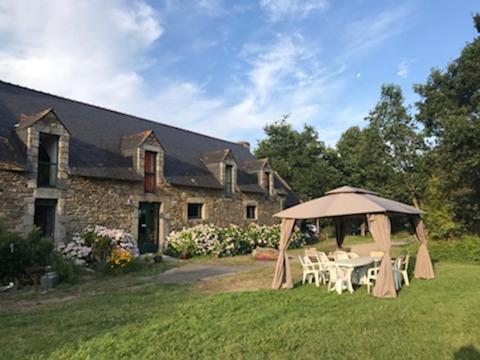 Domaine Du Lesty Acomodação com café da manhã Ambon Exterior foto